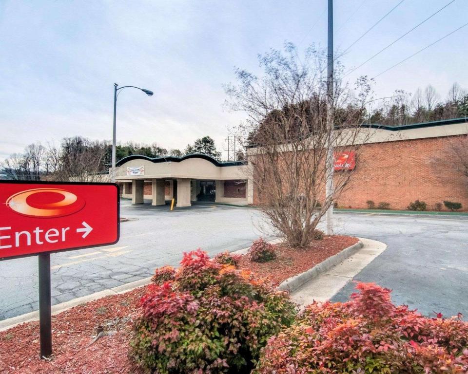Econo Lodge Martinsville Main image 2